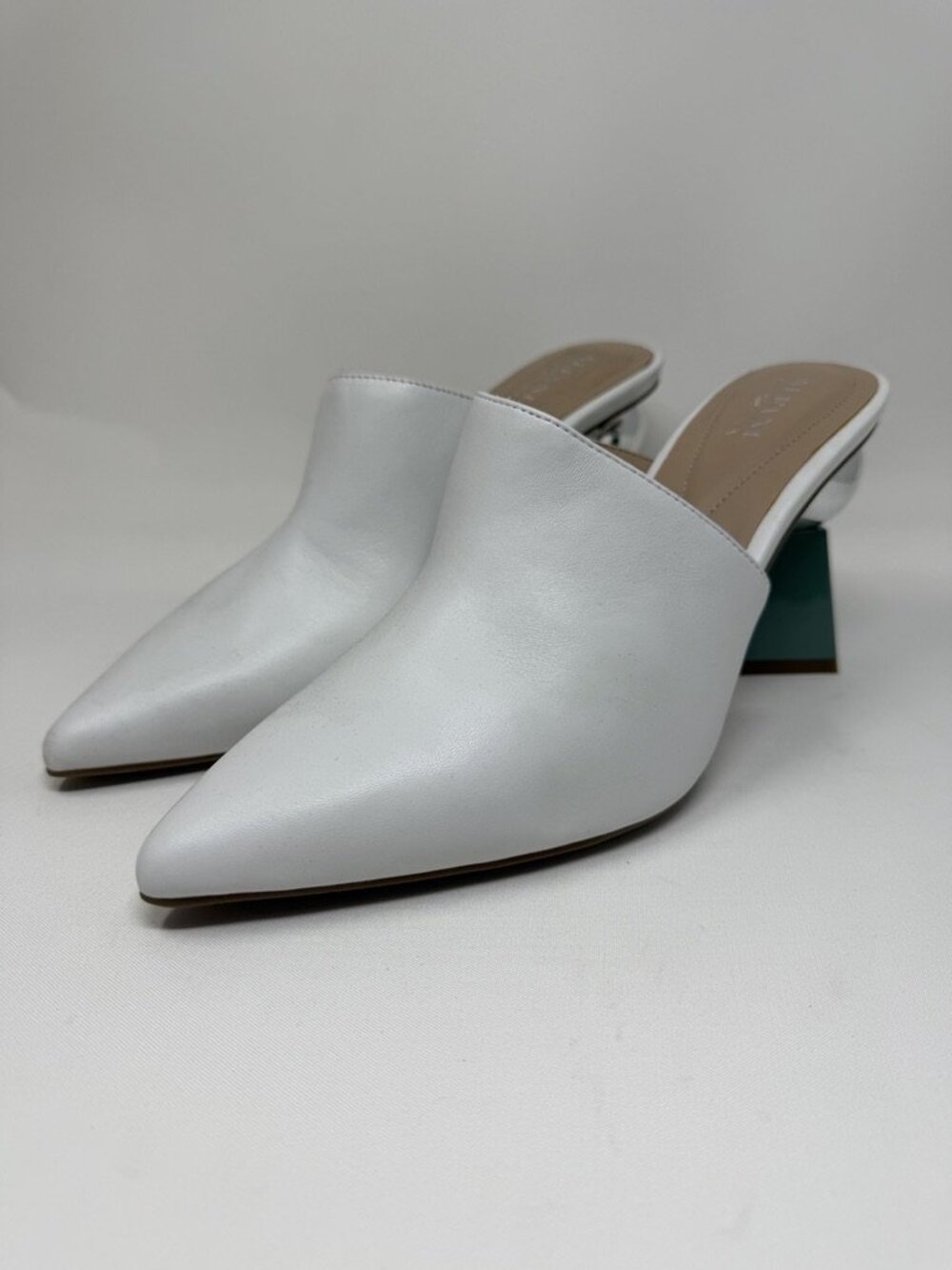 Alfani Step n' Flex Close Toe White Leather Heels Women's Size 11 NWOB